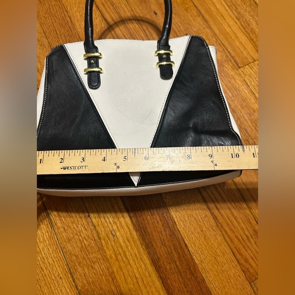Steve Madden Black and White Purse Handles and Crossbody - Picture 8 of 14